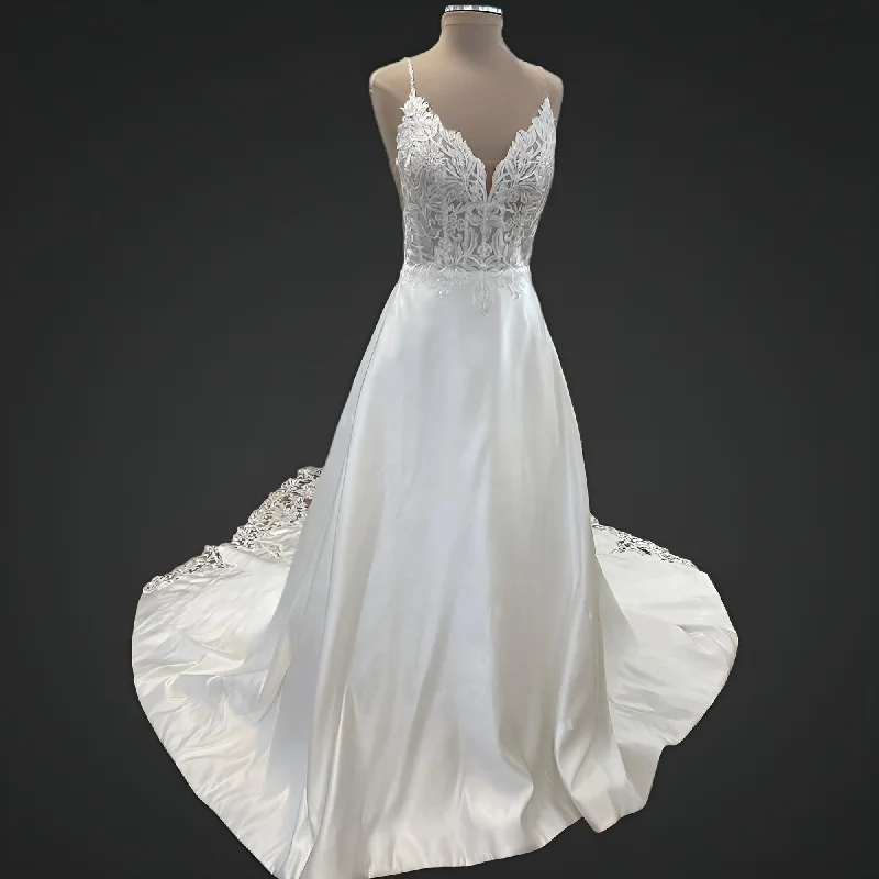 Limited Time Offer Effortless Sophistication CASSIE Wedding Dress