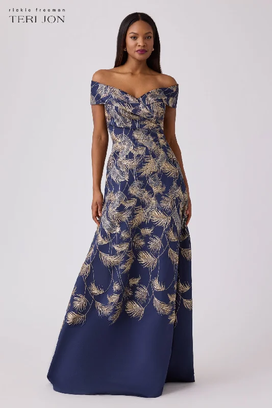 Urban Elegance Deals Bold Patterns Jacquard Leaf Pattern Gown