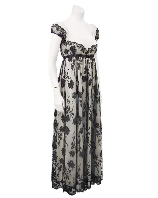 Stylish Looks Feminine Flow Cream Gown with Black Lace Overlay