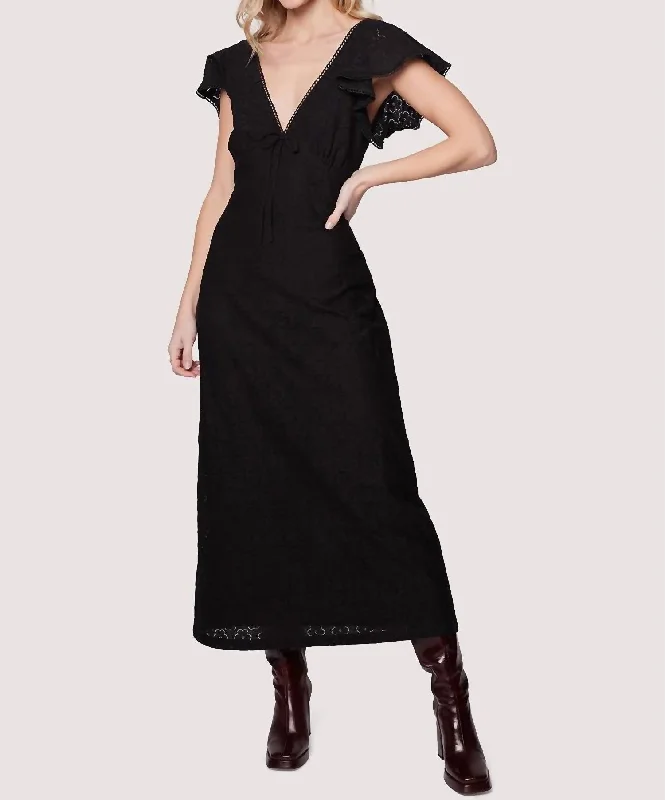 Find Your Unique Flair Feminine Flow Shadow Daisy Maxi Dress In Black